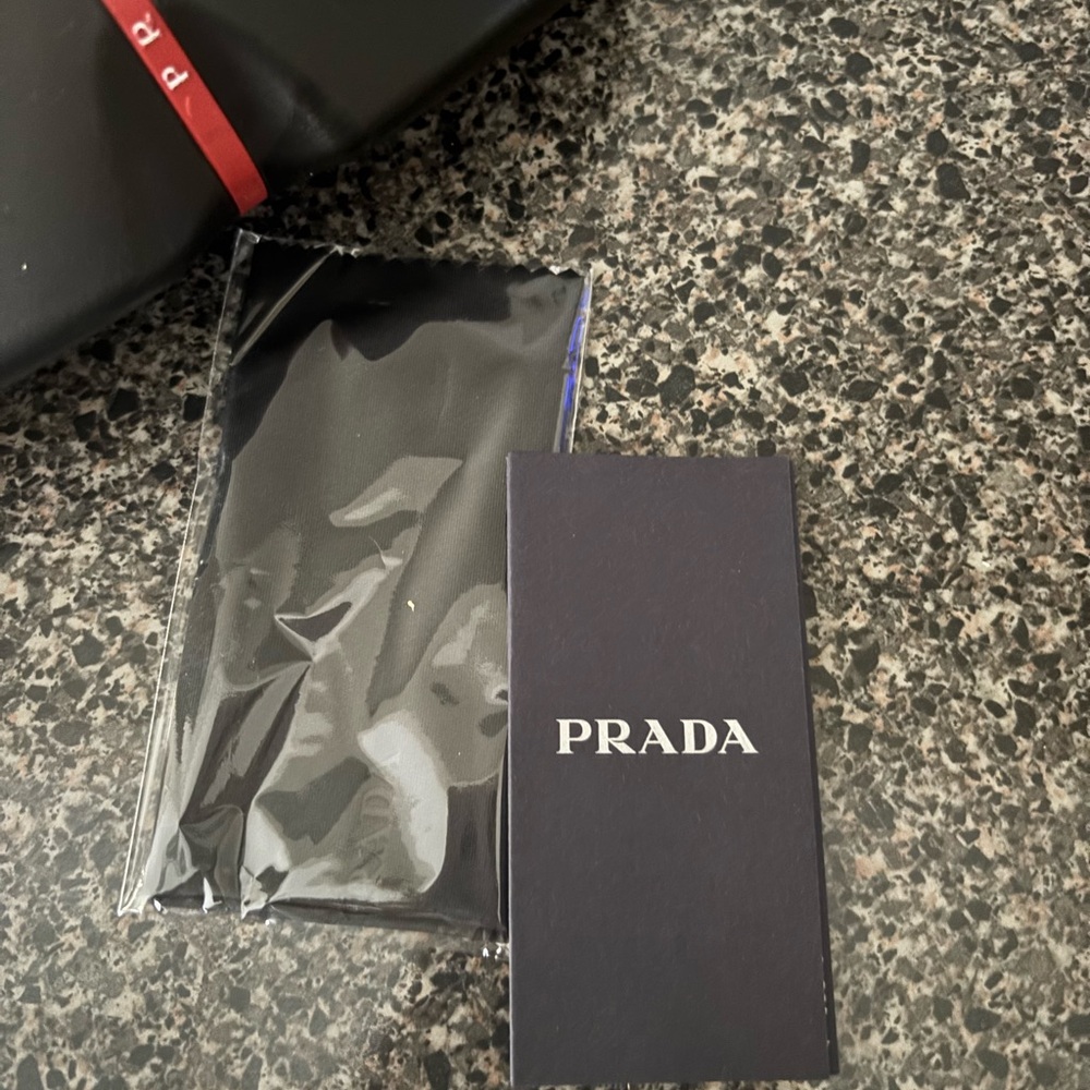 Prada Linea Rossa sunglassess - Picture 3 of 8